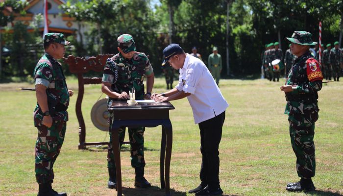TMMD ke-119 Ditutup, Pangdam V Brawijaya Perintahkan Rawat Hasil Yang Dicapai Untuk Kemaslahatan Masyarakat 