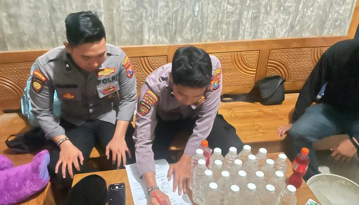 Gelar Operasi Pekat, Polres Situbondo Berhasil Amankan Puluhan Botol Miras 