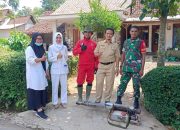 *Babinsa Desa Pakuwesi: Garda Terdepan dalam Pendampingan Penyemprotan/Fogging**