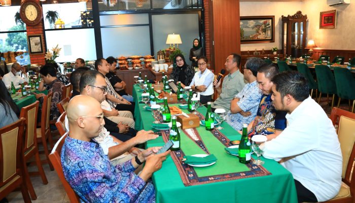 Bukber dengan Pemred, Kadiv Humas Polri Apresiasi Peran Media Sukseskan Pengamanan Agenda Nasional dan Internasional 