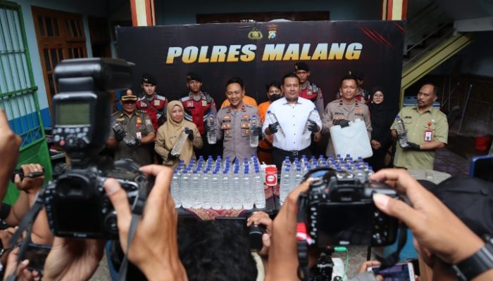 Polres Malang Ungkap Kasus Produksi Miras Ilegal, Dua Pelaku Diamankan