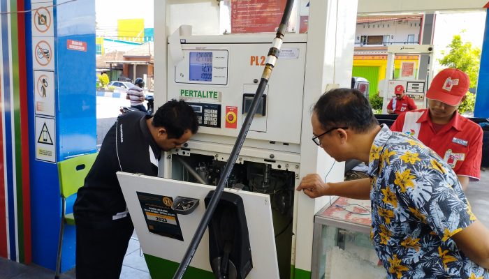 Jelang Mudik Lebaran Polres Ponorogo Sidak SPBU Pastikan Stok dan Takaran BBM Aman