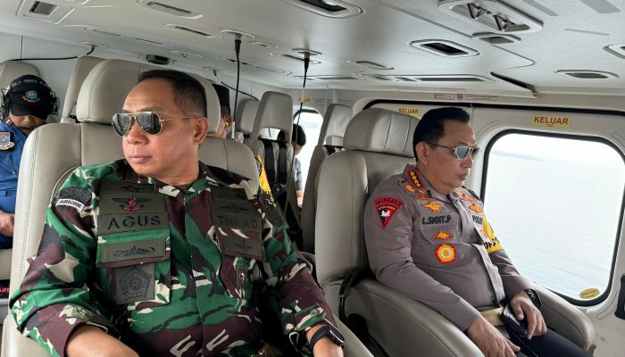 Kapolri-Panglima TNI Patroli Udara Cek Kesiapan Mudik di Pelabuhan Gilimanuk 