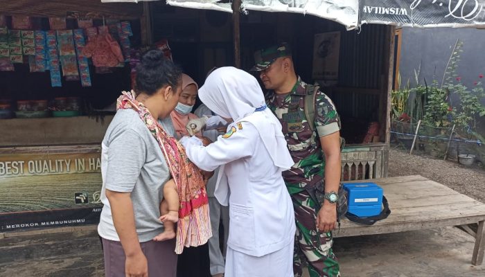 Pendampingan Sub Pin Polio oleh Babinsa 0822/11Tapen Bersama Tenaga Kesehatan (Nakes) 