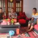 Sinergitas TNI/POLRI, Babinsa Bersama Bhabinkamtibmas Cermee  Sambangi Warga