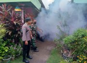 Cegah DBD Polisi Dampingi Dinkes Tulungagung Lakukan Fogging