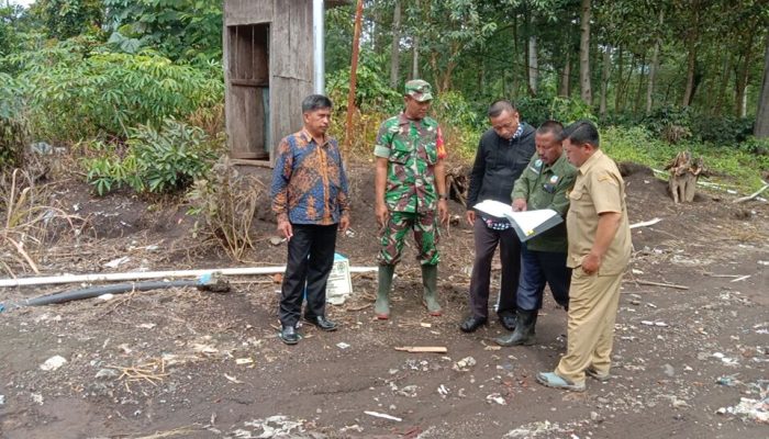 Babinsa Posramil Ijen Dampingi Tim Monev Pembangunan Desa