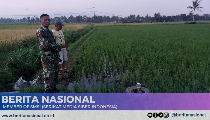 Pastikan Mengalir Dengan Lancar, Babinsa Koramil 0822/01 Kota Lakukan Pengecekan Sumur Bor