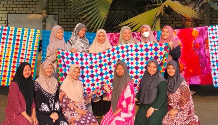 Pembekalan Enterpreneur Pondok Pesantren An-nur 2 Bululawang, Bersama Batik Lintang Malang