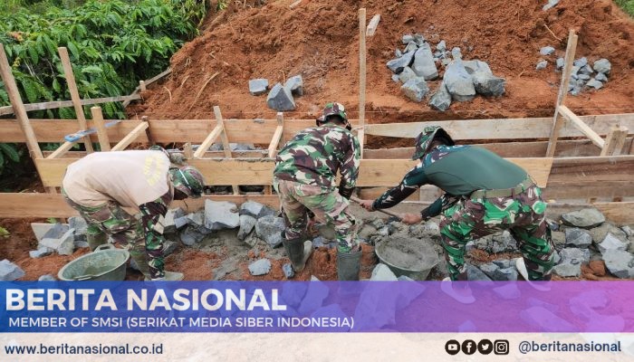 Anggota TMMD KE-120 Kodim 0422/Lampung Barat Kejar Pembangunan Gorong-Gorong.