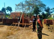 Peran Aktif Babinsa 0822/01 Melakukan pemantauan Keamanan Pembangunan Unit Pelayanan Makan Bergizi Dapur