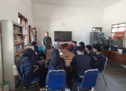 Sambut Mahasiswa KKN Babinsa Prajekan Loor Ungkap ini