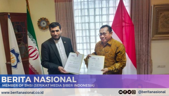 Ketum SMSI Firdaus Tandatangani MoU Bersama Konselor Kebudayaan Iran Ebrahimi