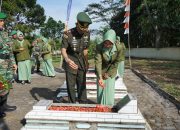 Kodim 0422/LB melaksanakan Ziarah Rombongan, peletakan karangan bunga dan tabur bunga di Taman Makam Pahlawan 