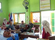 Perkuat Wawasan Kebangsaan, Babinsa Koramil 0822/04 Komsos Bersama Guru SD