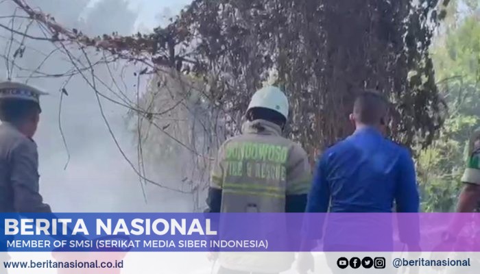 Kesigapan Personel Satlantas Polres Bondowoso membantu memadamkan kebakaran di SMKN 1 Bondowoso