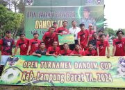 Letkol Inf Rinto Wijaya menutup Open turnamen Sepak Bola di Lampung Barat.