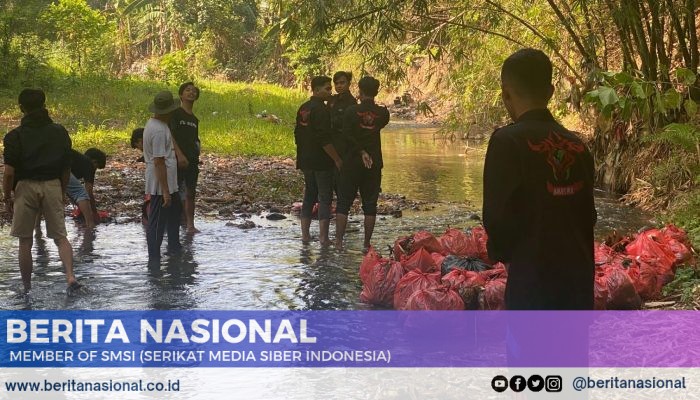 Peduli Kebersihan Lingkungan, Komunitas Bolo Sewu Gelar Aksi Bersih-bersih Aliran Sungai 