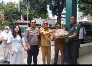 Meriahkan HUT Ke-79 TNI, Kapolsek dan Danramil Prajekan Bersatu dalam Kebersamaan