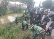 Dalam Rangka HUT TNI ke 79 Kodim 0822 Bondowoso Ikut Terjun Karya Bhakti TNI Bersih-Bersih Sungai Cisadane 