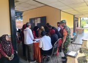 BABINSA KORAMIL 09 PUJER DAMPINGI PENYALURAN DANA BANSOS PKH PLUS TAHAP IV