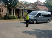 Pastikan Keamanan Rute, “Babinsa Koramil 0822/02 Curahdami Amankan Kunjungan Pangkogabwilhan 2