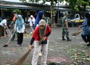 Kasdim 0822 Bondowoso Pimpin Karya Bakti Bersihkan Sentra Kuliner