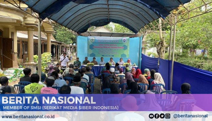 Babinsa Sumberjeruk Serka Dian Augus Serahkan Bantuan Bibit Padi kepada 130 Warga