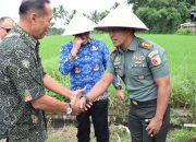 Dandim 0822 Bondowoso Dukung Kunjungan Wamen Dikti Saintek di Desa Lombok Kulon