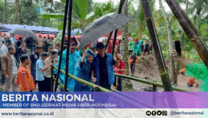 “Sepasang Kekasih” di Jembatan Baduy Kecil Pada Peringatan HKSN 2024