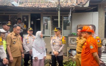 Polres Bondowoso bersinergi dengan BPBD memberikan bantuan korban bencana alam