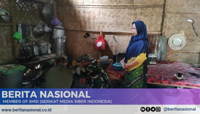 Anggota TMMD Bantu Warga Memasak, Pererat Kebersamaan di Desa Trotosari Bondowoso