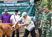 TMMD 123 Kodim 0822 Bondowoso Tingkatkan Kesehatan Ternak di Desa Gunosari