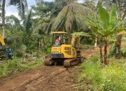 Buka Jalan 500 Meter, Satgas TMMD Kodim 0422/Lampung Barat Dorong Pembangunan Desa.