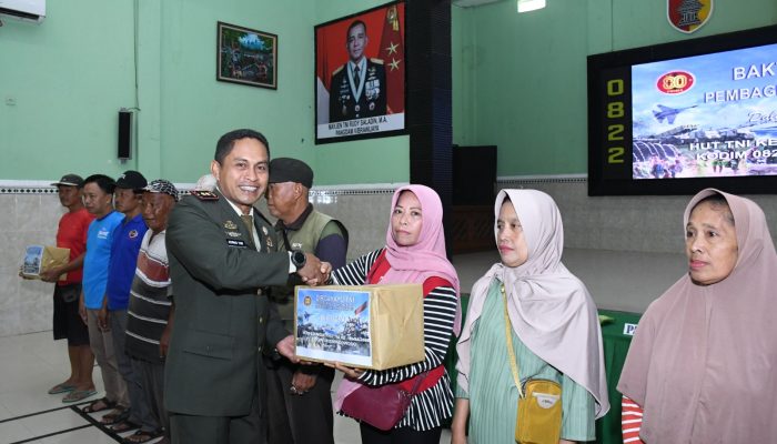 Kodim 0822 Gelar Bakti Sosial Pembagian Sembako dalam Rangka HUT TNI ke-80