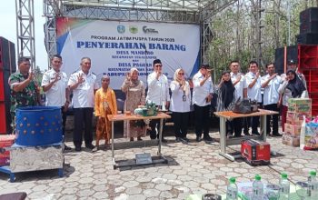 Pemprov Jatim Salurkan Bantuan Program Jatim Puspa di Desa Mandiro, Bondowoso