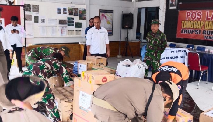 Tim Kodim 0821, Satpol PP, dan Relawan Turunkan Bantuan di Posko Terpadu Supiturang