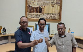 Ketua KI Jatim Intensif Komunikasi Pentahelik, Silaturahmi Ketua PWI dan Ketua SMSI