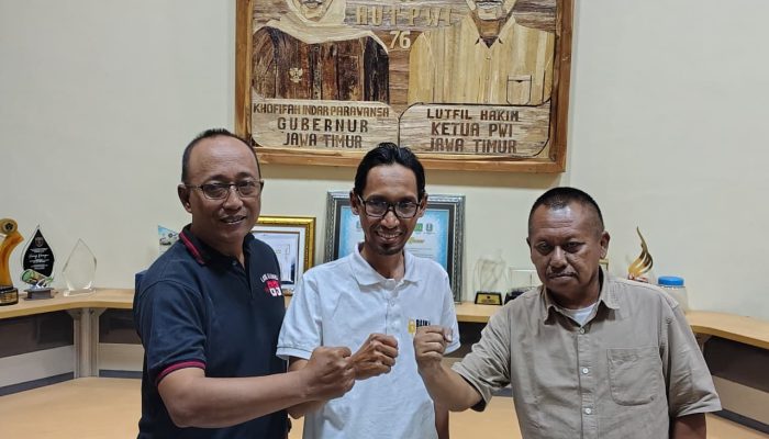 Ketua KI Jatim Intensif Komunikasi Pentahelik, Silaturahmi Ketua PWI dan Ketua SMSI