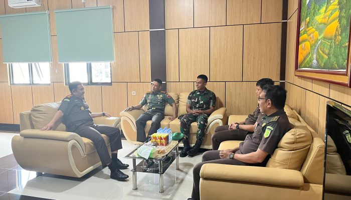 Danbrigif TP 28/Bari Fola Jalin Sinergi Keamanan dengan Kejaksaan Negeri Kota Maba
