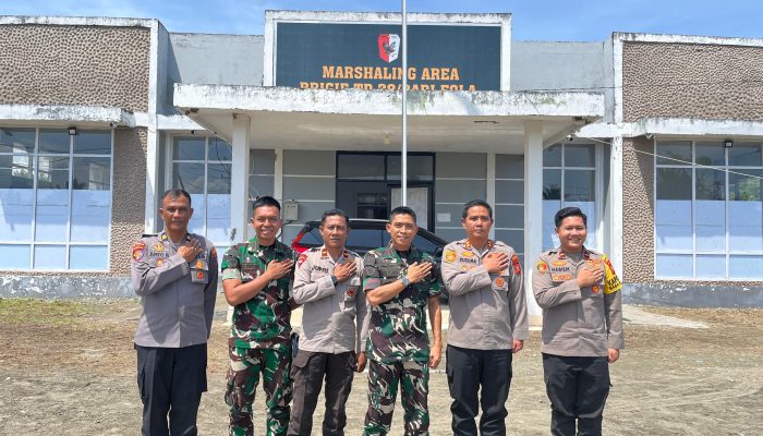 Komandan Brigif TP 28/Bari Fola menerima kunjungan Kapolres Halmahera Timur