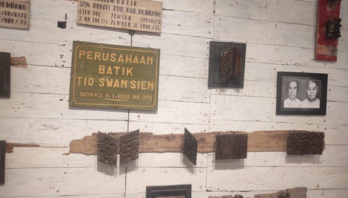 Museum Nyah Lasem mengenang Oei Tjoen San – Tjan Trima Nio, Batik Dua Putri.