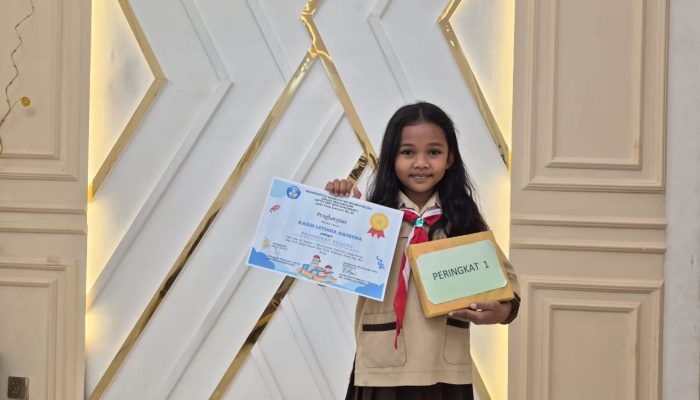 Kebanggaan SDN Sukosari 1 Bondowoso, Kasih Letisha Aqueenara Jadi Juara 1 Kelas 3