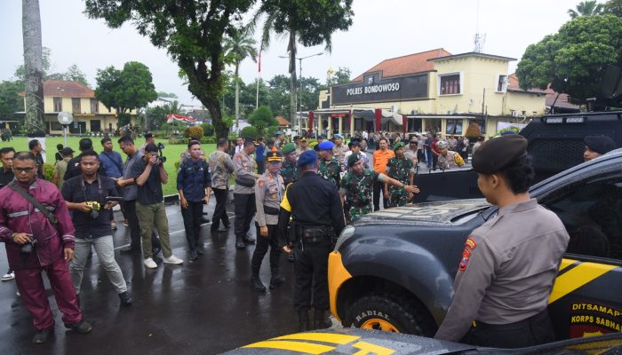 Pengamanan Nataru 2025 Dimatangkan, Kapolres Bondowoso Pimpin Apel Gelar Pasukan dan Press Release Akhir Tahun