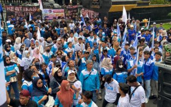 Aksi Demo Serikat Pekerja Nasional di Kantor Gubernur Menuntut Penetapan UMK Dan UMSP Jawa Tengah