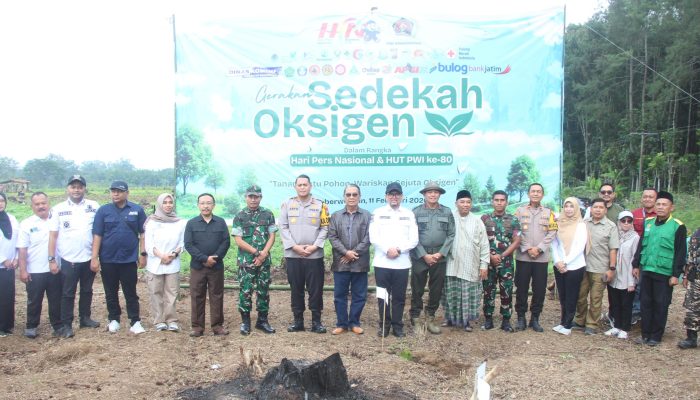 Kapolres Bondowoso Hadiri Gerakan Sedekah Oksigen dan Bakti Sosial HPN 2026, Tanam 1.000 Pohon.