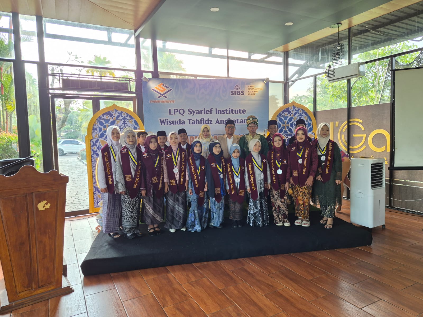 SIBS Bondowoso Lahirkan Generasi Qur’ani, 19 Santri Resmi Diwisuda