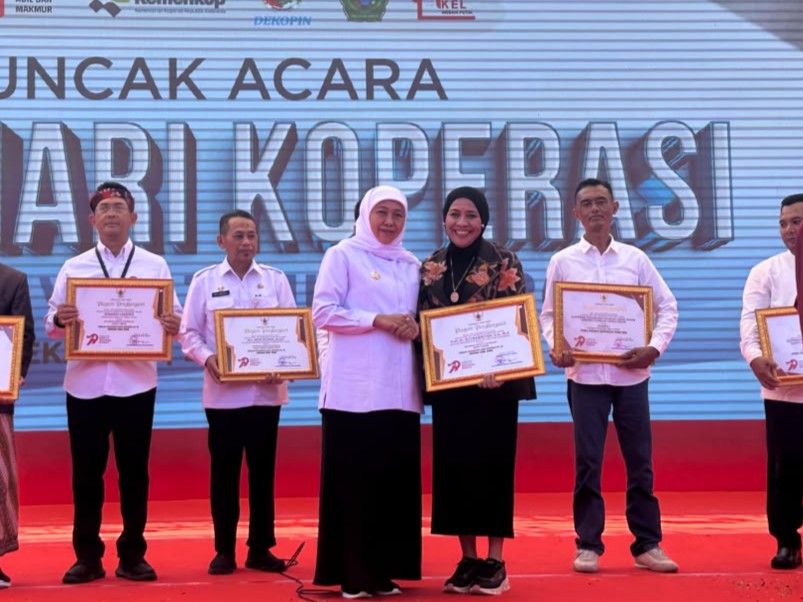Penghargaan Gubernur Jatim untuk Rektor Unitomo, Direktur Kemdiktisaintek Ikut Mengapresiasi